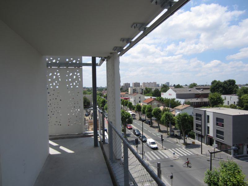 Terrasse-véranda (avant fixation des baies vitrées)